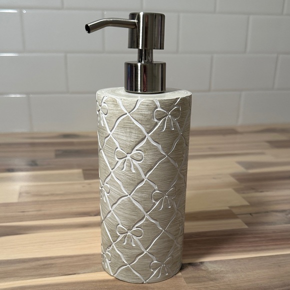 Other - NWT Elegant Coquette Soap Dispenser